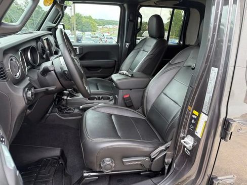 Used 2021 Jeep Gladiator Overland w/ Popular Equipment Package AWD/4WD image 18