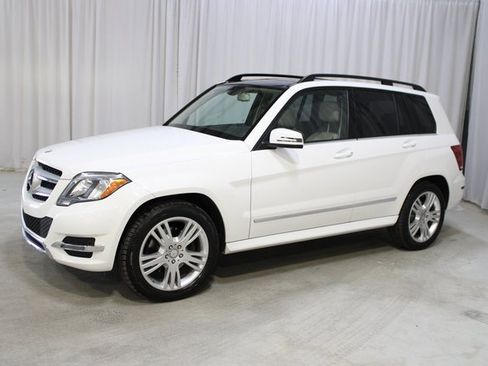 Used 2015 Mercedes-Benz GLK 350 4MATIC image 3