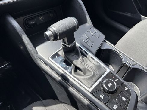 Used 2025 Kia Sportage LX FWD image 37