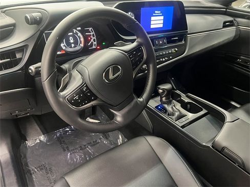 Certified 2025 Lexus ES 350 image 16