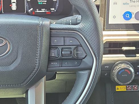 Used 2025 Toyota 4Runner TRD Off-Road Premium w/ Tow Technology Package AWD/4WD image 20