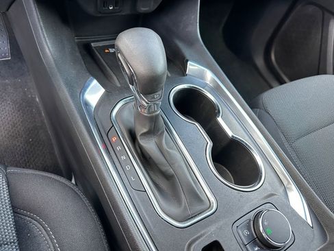 Used 2022 Chevrolet Traverse LT image 27