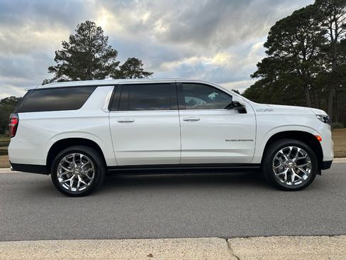 Used 2021 Chevrolet Suburban High Country image 4
