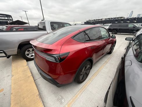 Used 2026 Tesla Model Y 2WD image 2