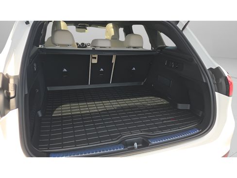 Used 2025 Mercedes-Benz GLC 300 image 14