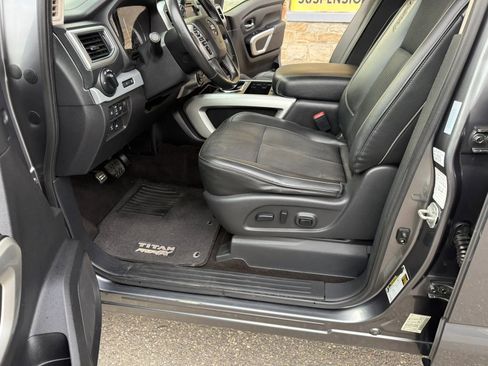 Used 2019 Nissan Titan PRO-4X image 35