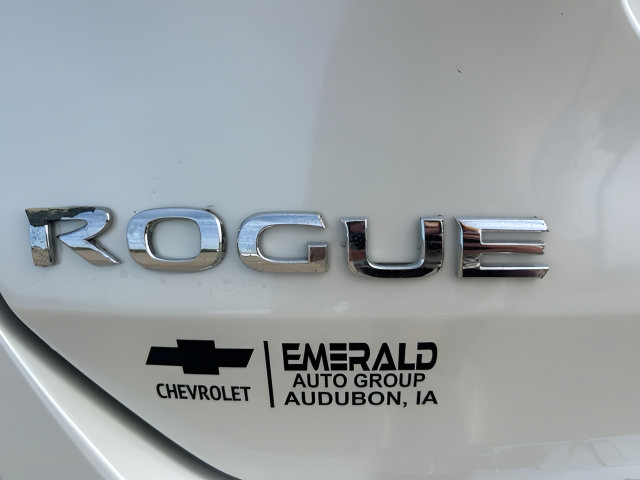 Used 2016 Nissan Rogue SV AWD/4WD image 25