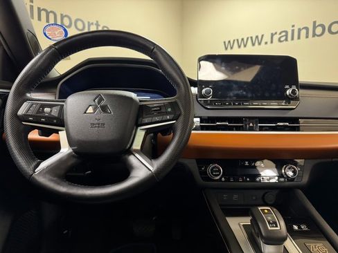 Used 2023 Mitsubishi Outlander SEL 40th Anniversary image 9