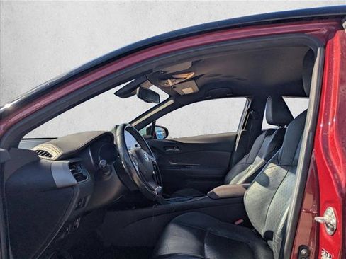 Used 2019 Toyota C-HR Limited image 9