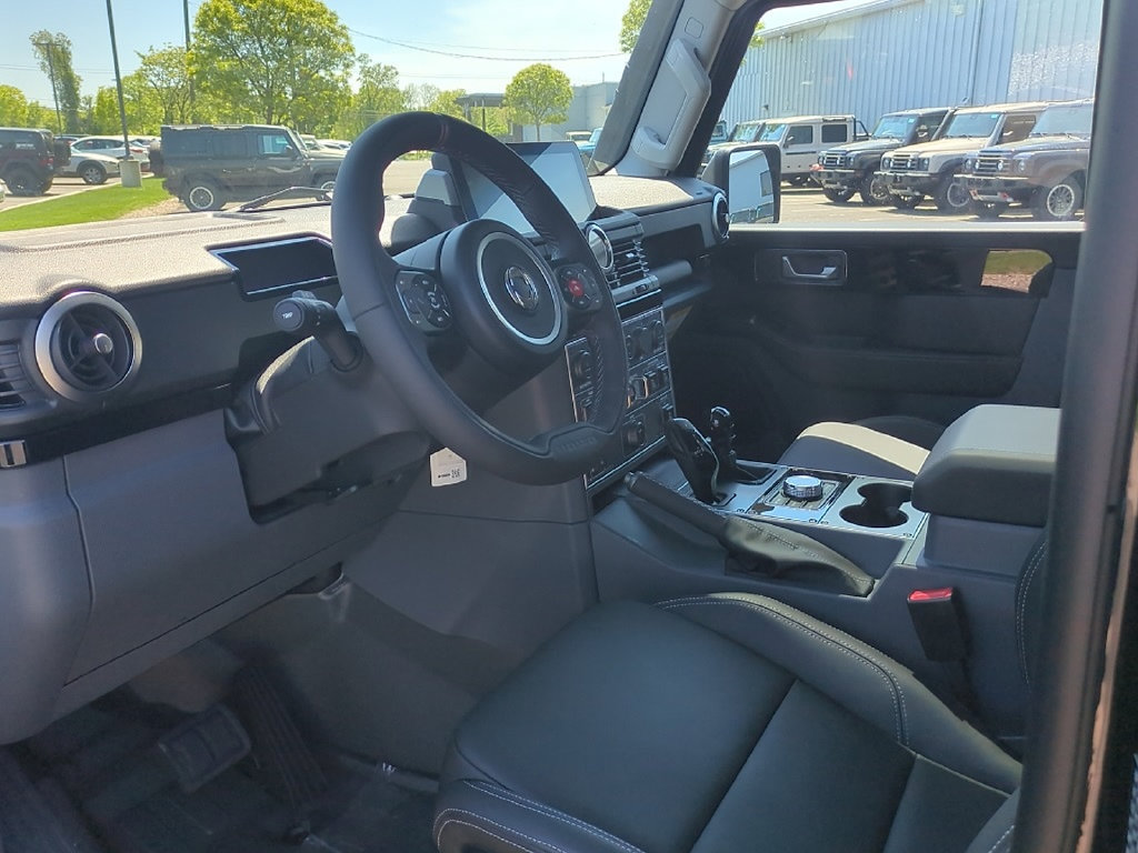 Used 2025 INEOS Grenadier Quartermaster AWD/4WD image 25