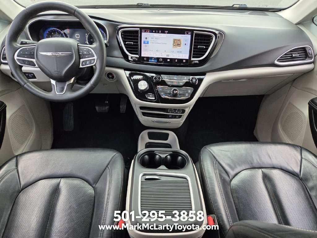 Used 2022 Chrysler Pacifica Touring-L FWD image 12