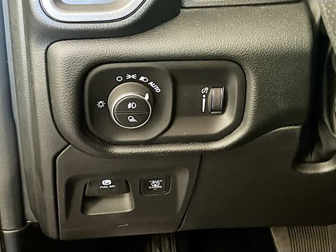 Used 2025 RAM 1500 Warlock AWD/4WD image 10