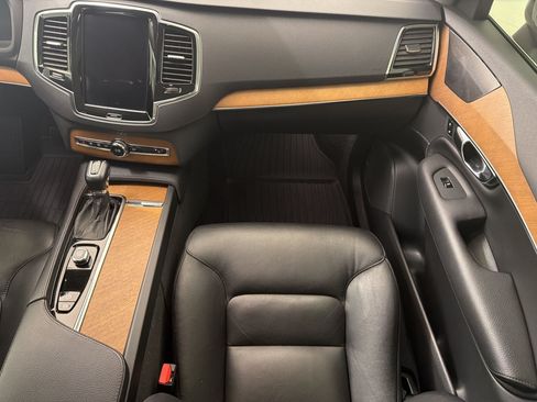 Used 2022 Volvo XC90 T6 Momentum w/ Advanced Package AWD/4WD image 28