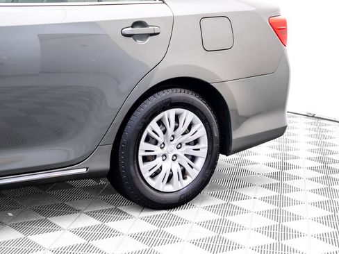 Used 2012 Toyota Camry LE FWD image 29
