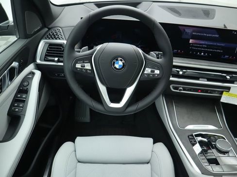 Certified 2026 BMW X5 xDrive40i w/ Premium Package image 11
