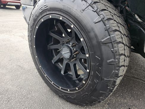 Used 2006 Chevrolet Silverado 2500 LT w/ Heavy-Duty Power Package image 32