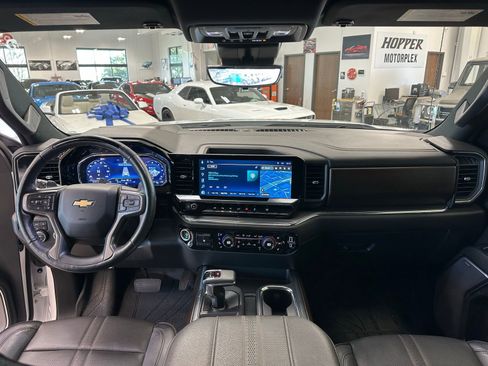 Used 2024 Chevrolet Silverado 1500 High Country image 18