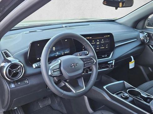 New 2026 Chevrolet Equinox LT image 3