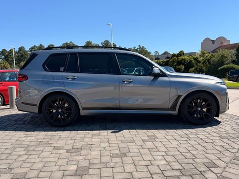 Used 2024 BMW X7 xDrive40i w/ M Sport Package AWD/4WD image 8