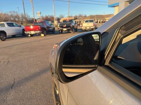 Used 2019 Jeep Cherokee Latitude Plus image 24