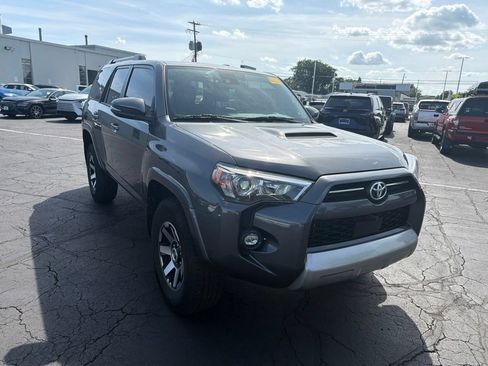 Used 2023 Toyota 4Runner TRD Off-Road Premium w/ Off Road Premium Plus Package AWD/4WD image 4