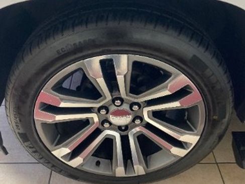 Used 2019 GMC Yukon Denali w/ Denali Ultimate Package AWD/4WD image 26