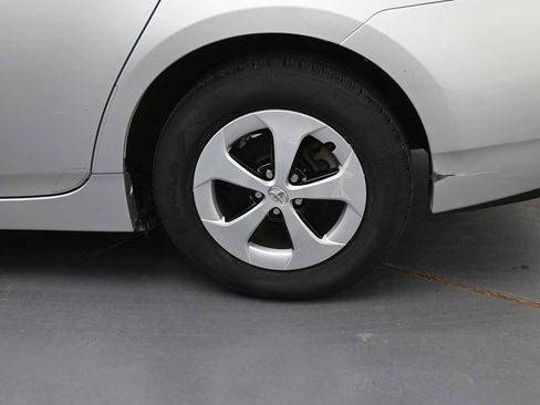 Used 2012 Toyota Prius Two FWD image 5