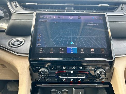 Used 2021 Jeep Grand Cherokee L Limited w/ Luxury Tech Group II image 26