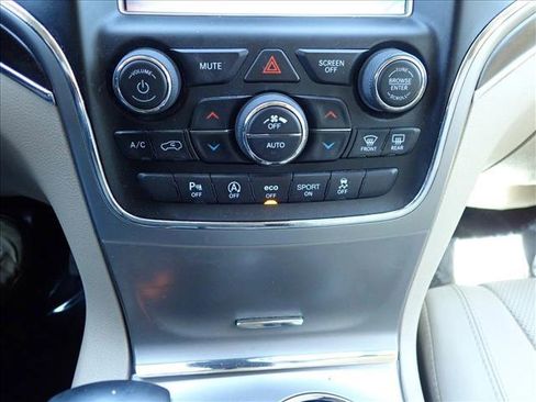 Used 2018 Jeep Grand Cherokee Limited w/ Luxury Group II image 21