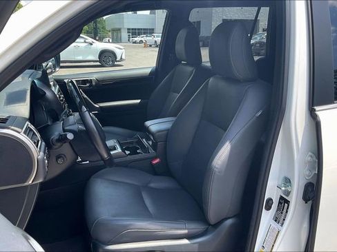 Used 2023 Lexus GX 460 Premium w/ Premium Package AWD/4WD image 8
