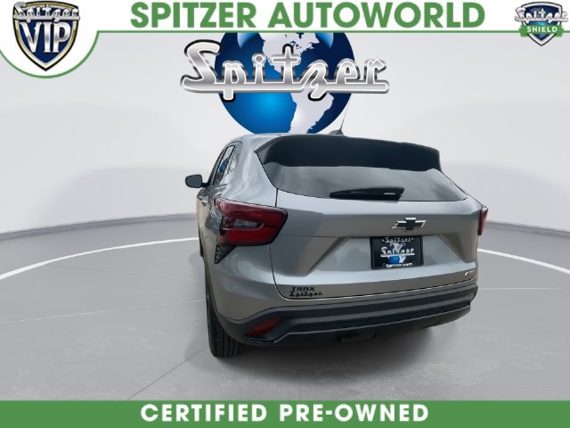 Used 2024 Chevrolet Trax RS FWD image 8
