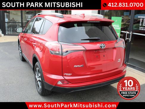 Used 2017 Toyota RAV4 LE image 7