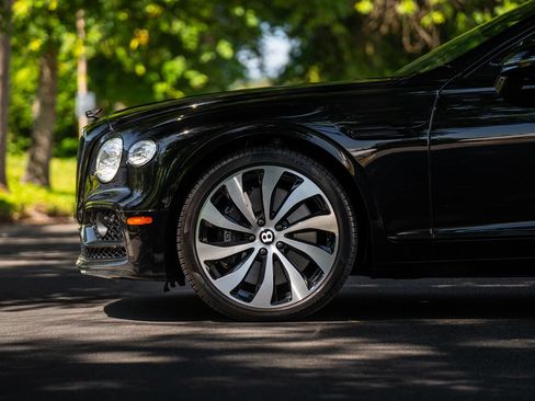 Used 2021 Bentley Flying Spur V8 AWD/4WD image 14
