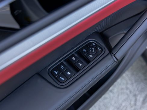 New 2026 Porsche Cayenne S AWD/4WD image 23