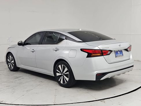 Used 2021 Nissan Altima 2.5 SV FWD image 4