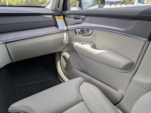 New 2026 Volvo XC90 B6 Ultra w/ Protection Package Premier AWD/4WD image 24