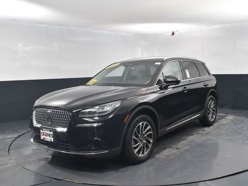 Used 2022 Lincoln Corsair Standard w/ Equipment Group 101A image 4