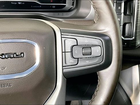 Used 2024 GMC Yukon XL Denali image 18