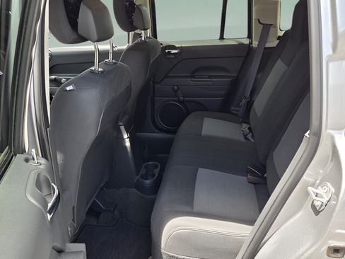 Used 2016 Jeep Compass Sport FWD image 10