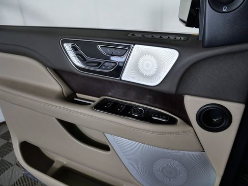 Certified 2023 Lincoln Navigator Reserve AWD/4WD image 27