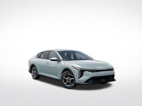New 2026 Kia K4 LXS image 8