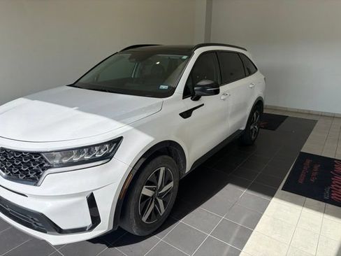 Used 2022 Kia Sorento S w/ Panoramic Sunroof Package FWD image 1