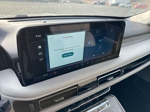 Used 2025 Lincoln Aviator Reserve w/ Equipment Group 201A image 8