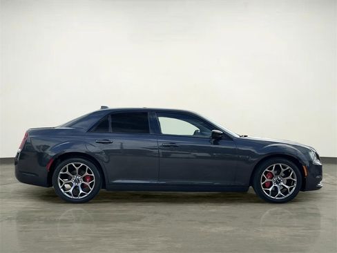 Used 2018 Chrysler 300 Touring w/ Sport Appearance Package image 11