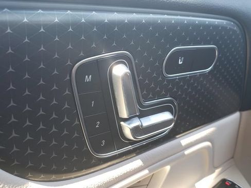Used 2024 Mercedes-Benz GLB 250 4MATIC image 26