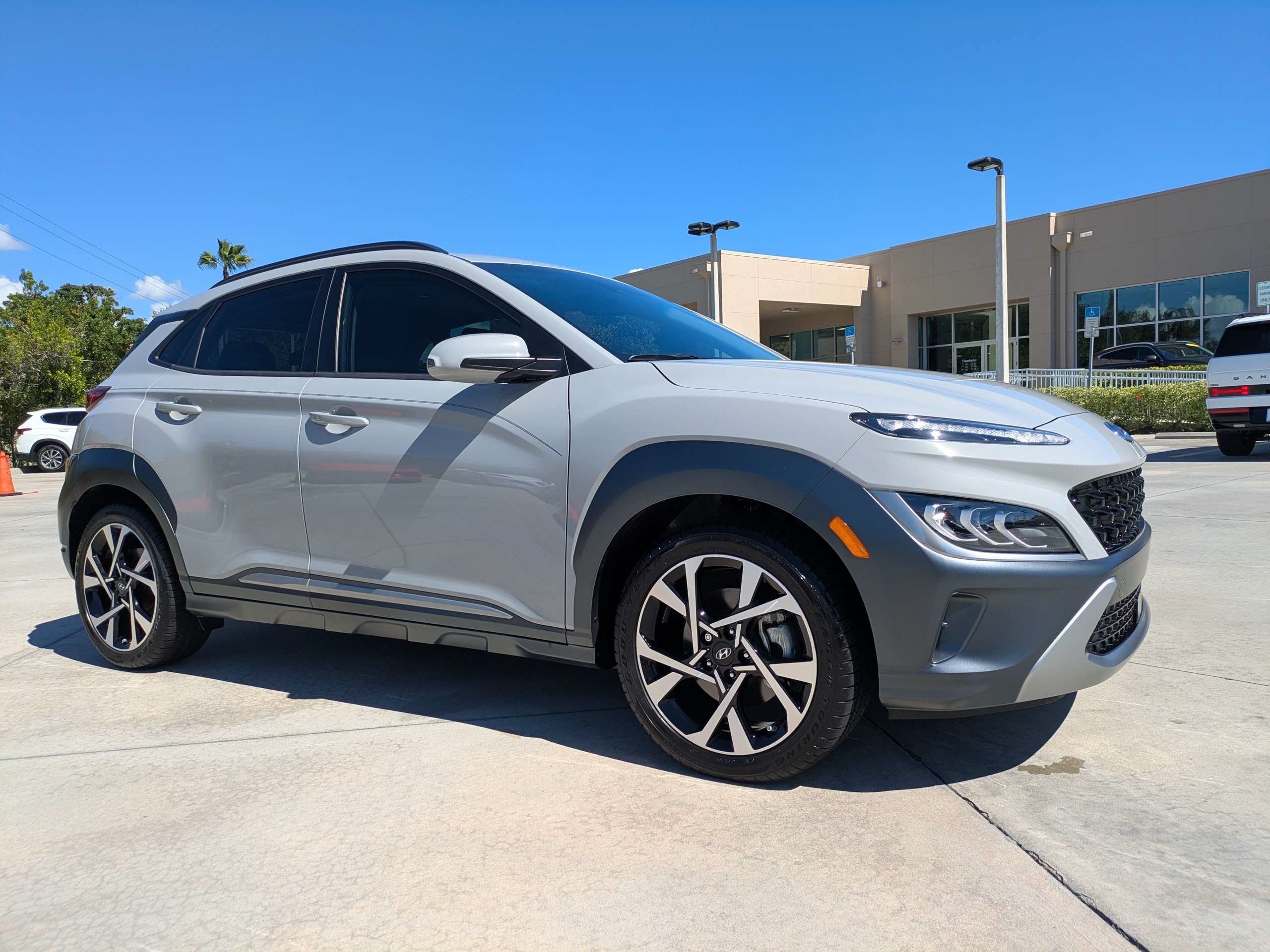 Certified 2023 Hyundai Kona Limited w/ Cargo Package FWD image 1