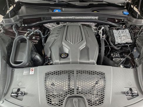 New 2026 Porsche Macan AWD/4WD image 26