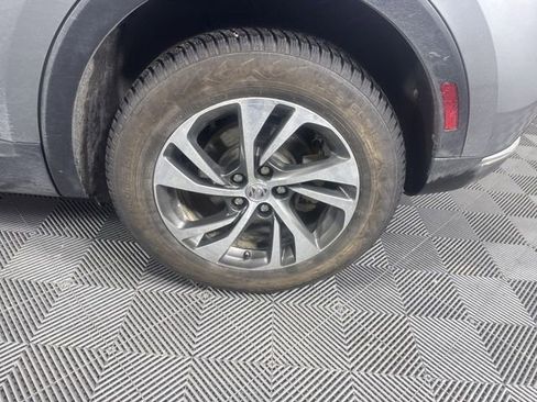 Used 2023 Buick Envision Essence image 11