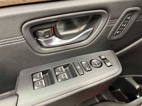 Used 2026 Honda Pilot Elite image 11