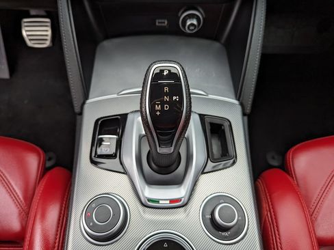 Used 2022 Alfa Romeo Stelvio Veloce AWD/4WD image 25
